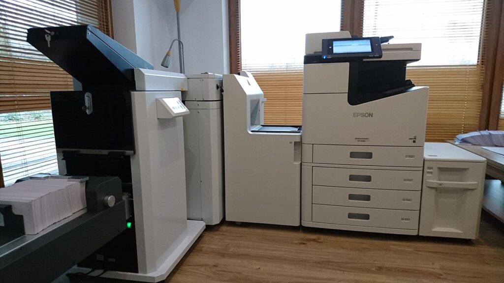 Zaklejarka in-line MailFinisher L120C